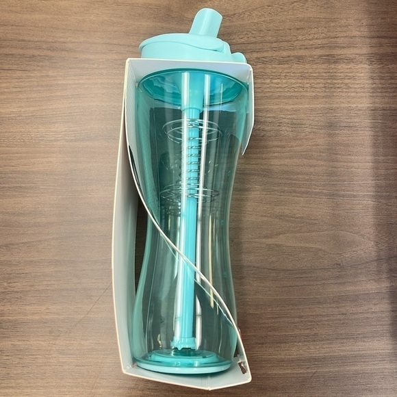 NWT Trimr Water + Protein Shaker Bottle Mint Sip Straw Chug Spout Aqua Blue - Picture 11 of 13